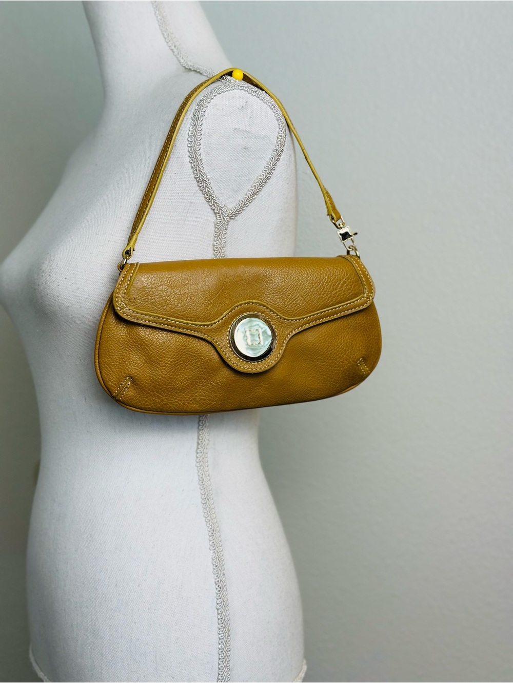 Vintage Liz Claiborne Faux Leather Wristlet Clutch